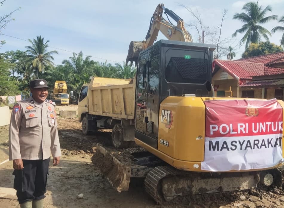 Polri Maksimalkan Bantuan Kerahkan Alat Berat, Percepat Pemulihan Bencana di Sumatra