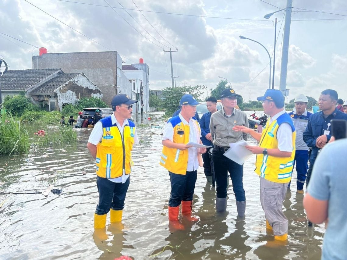 Tinjau Banjir di Bekasi, Menteri Dody Tekankan Penanganan Terpadu Hulu–Hilir Serta Sinergi Pusat–Daerah