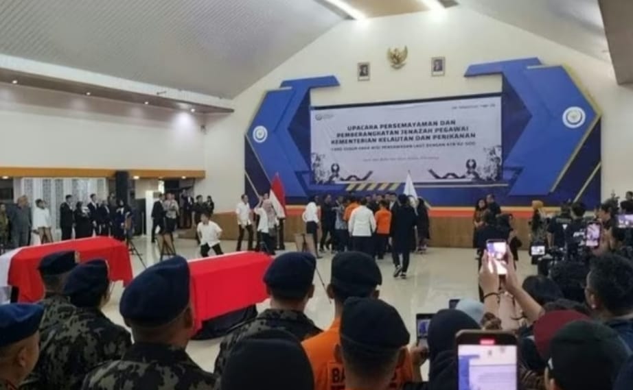 Menteri KKP Trenggono Jatuh Pingsan di Upacara Pelepasan Pegawai KKP Korban ATR 42-500