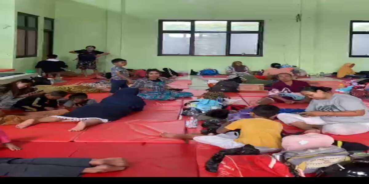 Banjir Belum Surut Warga Masih Bertahan di Pengungsian