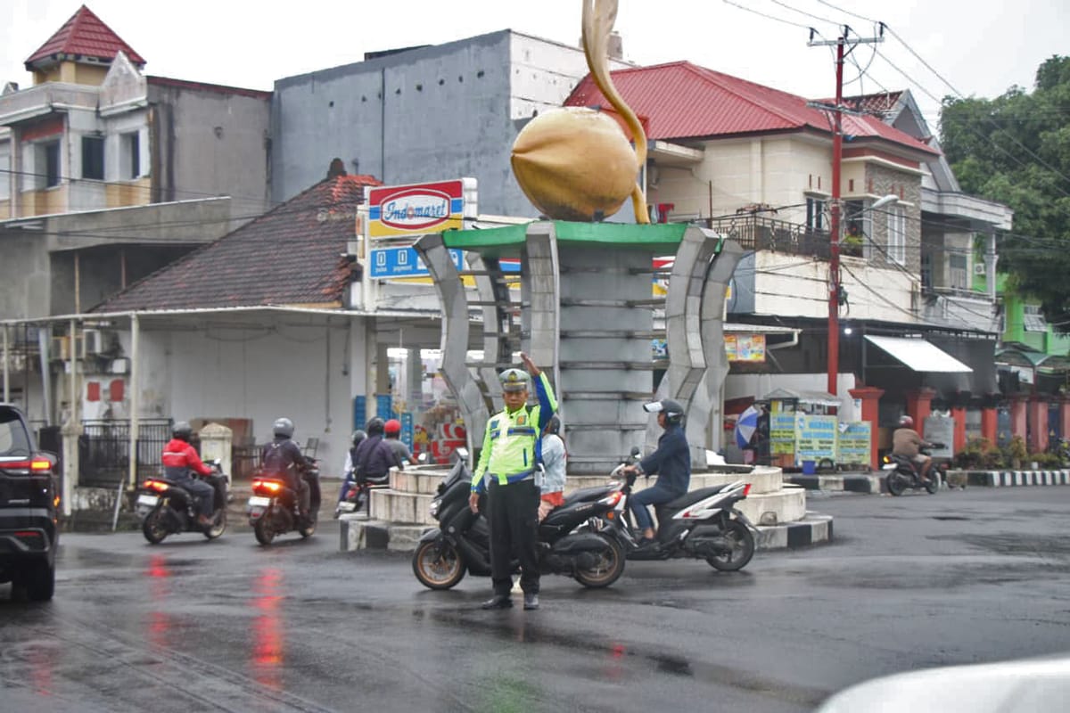 Penggelaran Personil Polres Pare-Pare Pagi Hari, Fokus Pengendalian Lalu Lintas dan Keselamatan Pengguna Jalan