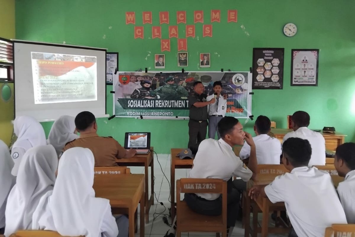 Bangkitkan Jiwa Patriot dan Buka Akses Rekruitmen Gratis TNI AD 2026, Dan Ramil 1425-02/Bangkala Hadir di SMA Negeri 4 Jeneponto