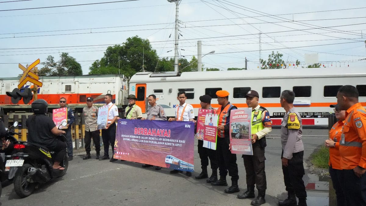 KAI Daop 6 Gelar Sosialisasi Keselamatan di Perlintasan Maguwo–Prambanan Jelang Angkutan Lebaran 2026