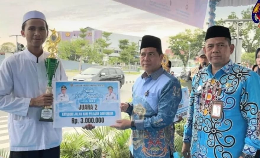 Langkah Kompak, MTs Terpadu Berkah Palangka Raya Sabet Juara II Pawai Tarhib Ramadhan 1447 H