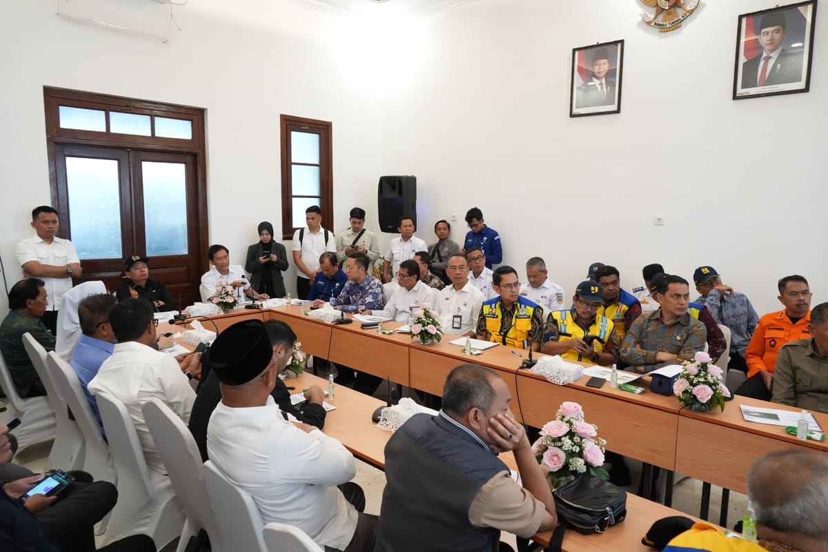 Komisi V DPR RI Tinjau Dampak Banjir di Stasiun Semarang Tawang Jelang Angkutan Lebaran 2026