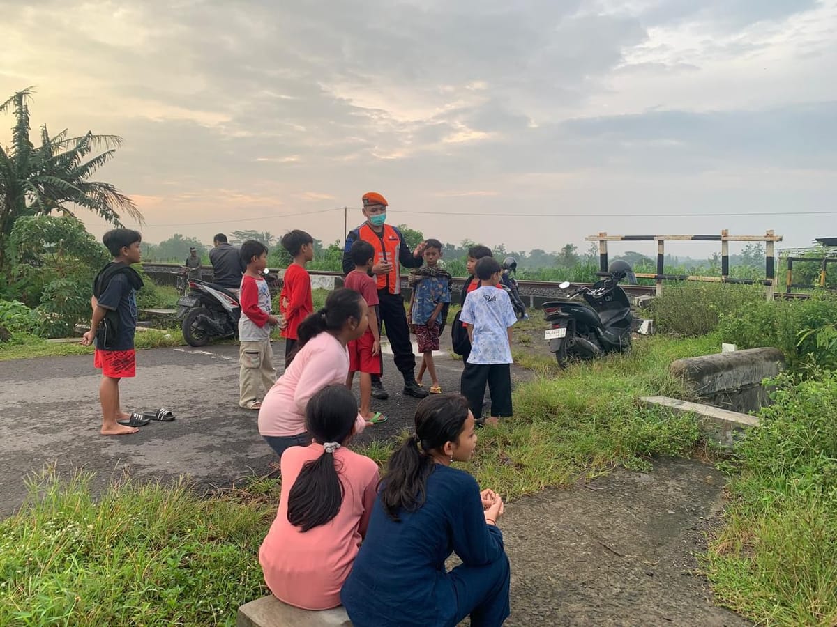 KAI Daop 6 Yogyakarta Tegaskan Larangan Ngabuburit di Jalur Rel Demi Keselamatan