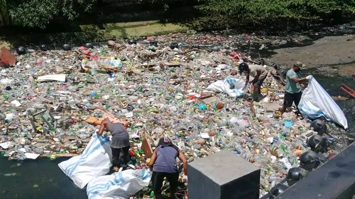Wali Kota Ambon Soroti Tumpukan Sampah di Sungai Waitomu