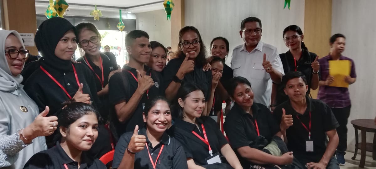 Wali Kota Ambon Lepas 64 Pekerja ke Bali