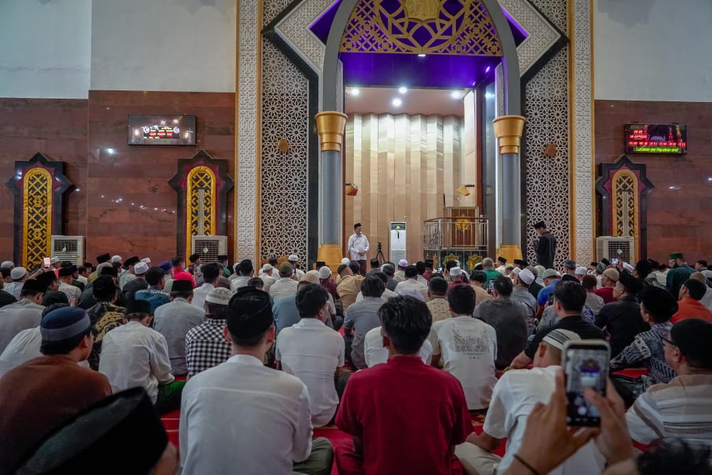Sambut Ramadhan 1447 H, Gubernur NTB Sholat Tarawih Bersama Masyarakat