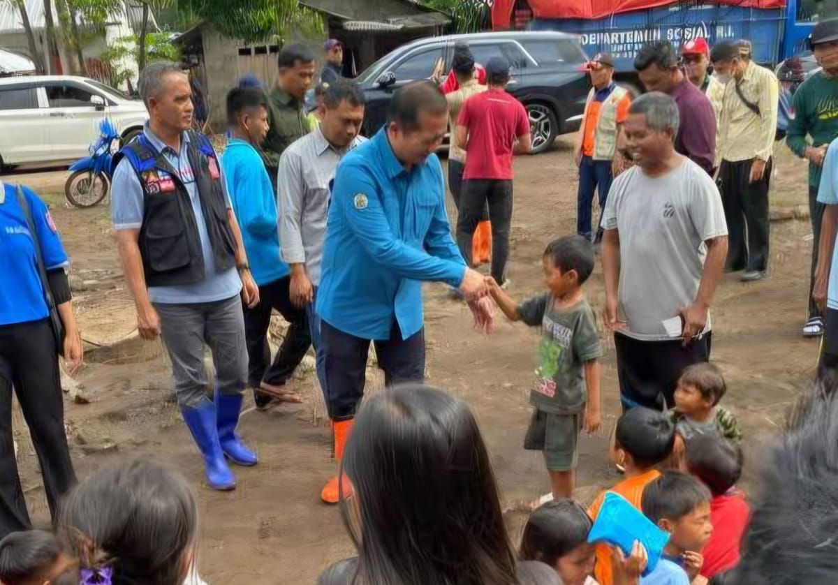 Gubernur NTB Tinjau Lokasi Banjir Obel-Obel, Salurkan Bantuan
