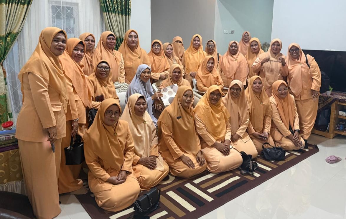 Sertijab Pengurus DWP Kemenag Tikep Dirangkaikan Dengan Perpisahan Purna Tugas