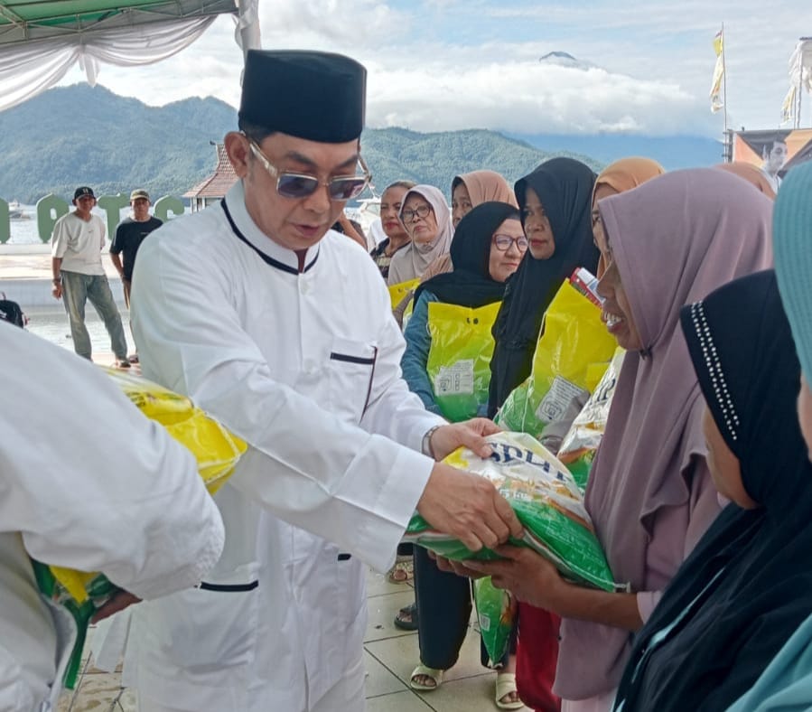 Gegap Gempita Menyambut Ramadhan! FORKI Maluku Utara  Bagikan 200 Karung Beras untuk Rakyat