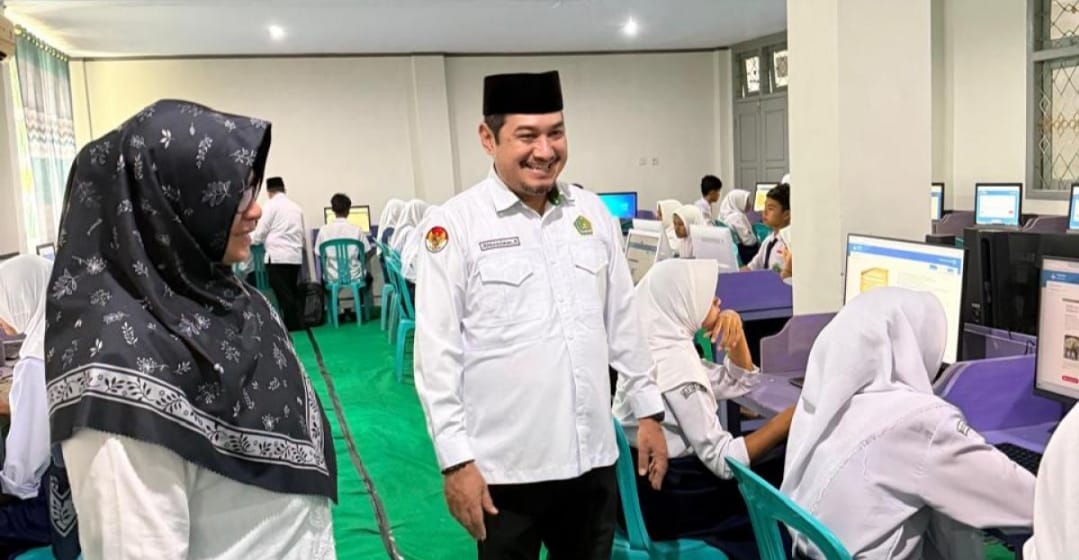 Pastikan Kesiapan Infrastruktur dan Siswa, Kakan Kemenag Morotai Pantau Simulasi TKA di MTs Negeri 1