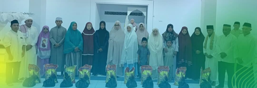 Safari Ramadhan Kemenag Tikep dan PKK Malut Salurkan Bantuan Paket Sembako Ramadhan Untuk Dhuafa di Bobo