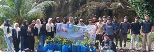 Belajar Geografi di Alam Terbuka, Siswa MA Muslimat NU Palangka Raya Tanam Flora di Bukit Banama
