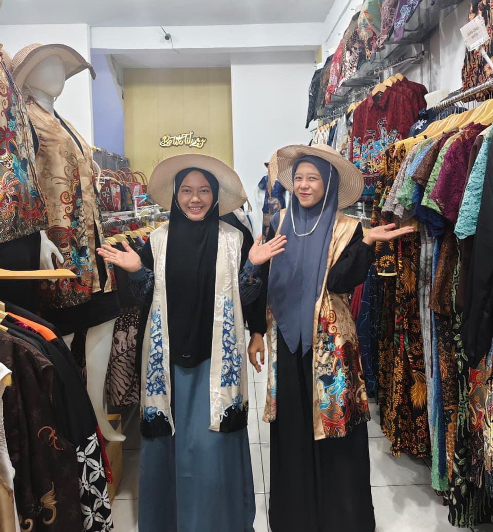 Modernisasi Benang Bintik Dorong Industri Fashion Kreatif Berbasis Budaya Dayak