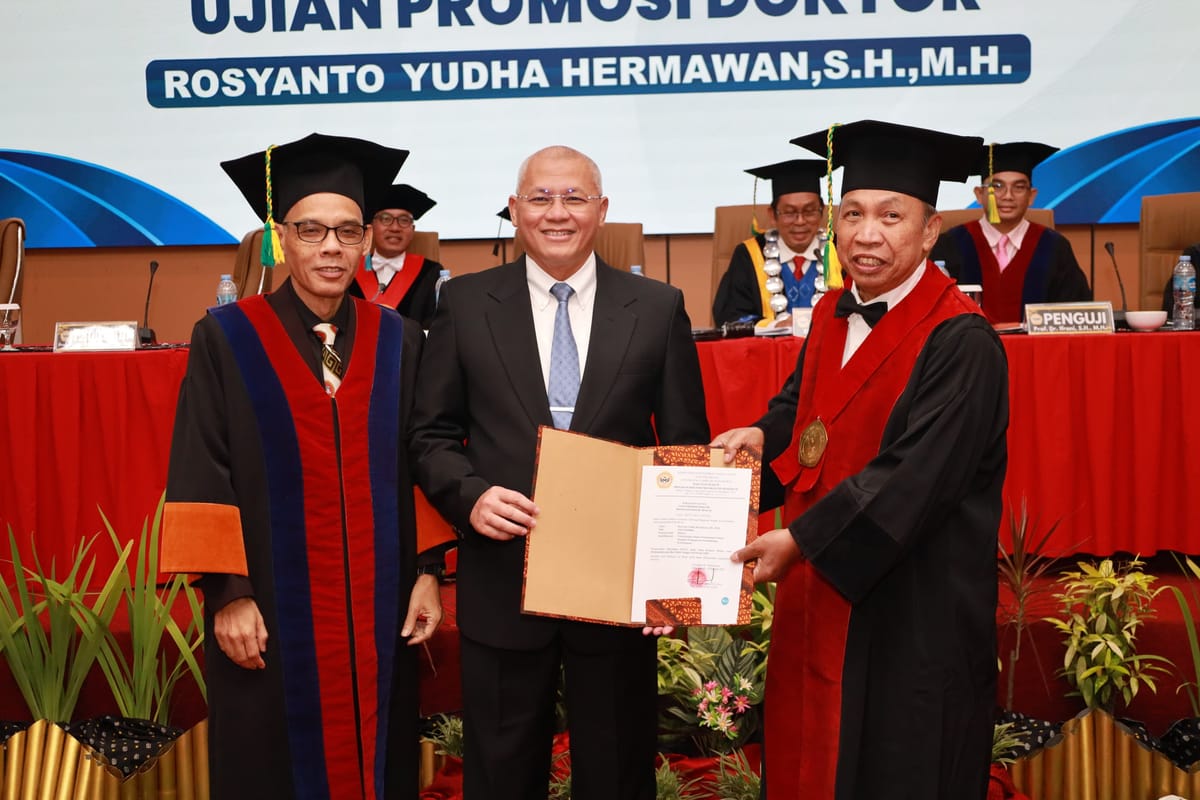 Kapolda Kalsel Irjen Pol Rosyanto Yudha Hermawan Raih Gelar Doktor