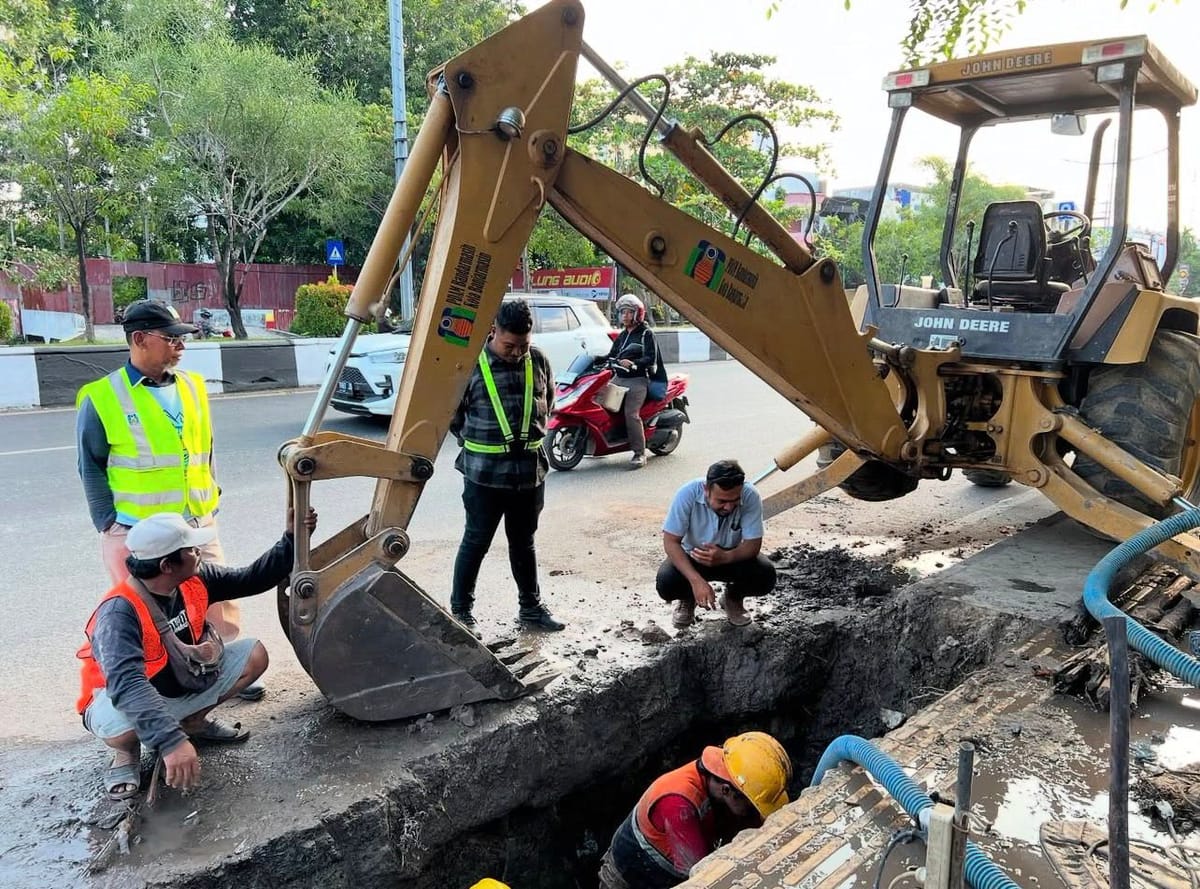 PAM Bandarmasih Sigap Perbaiki Kebocoran di Jalan A Yani Km 2 Banjarmasin