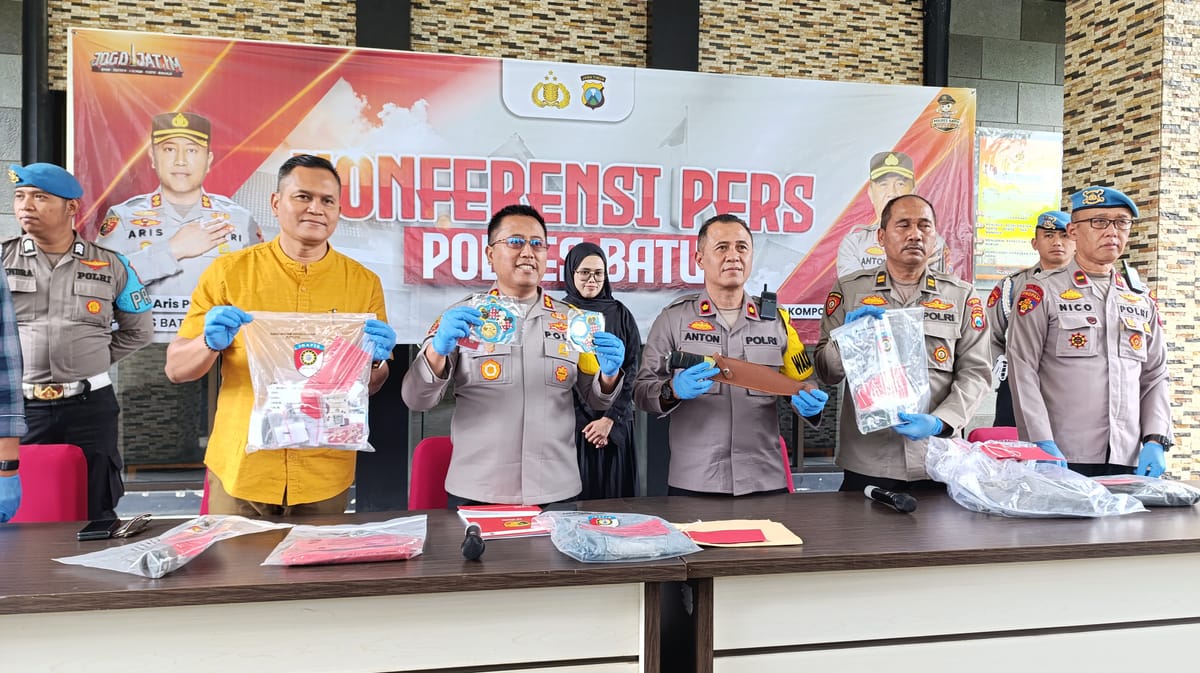 Kapolres Batu Ungkap Pencurian Logam Mulia, Pelaku Gasak Brankas Saat Rumah Kosong