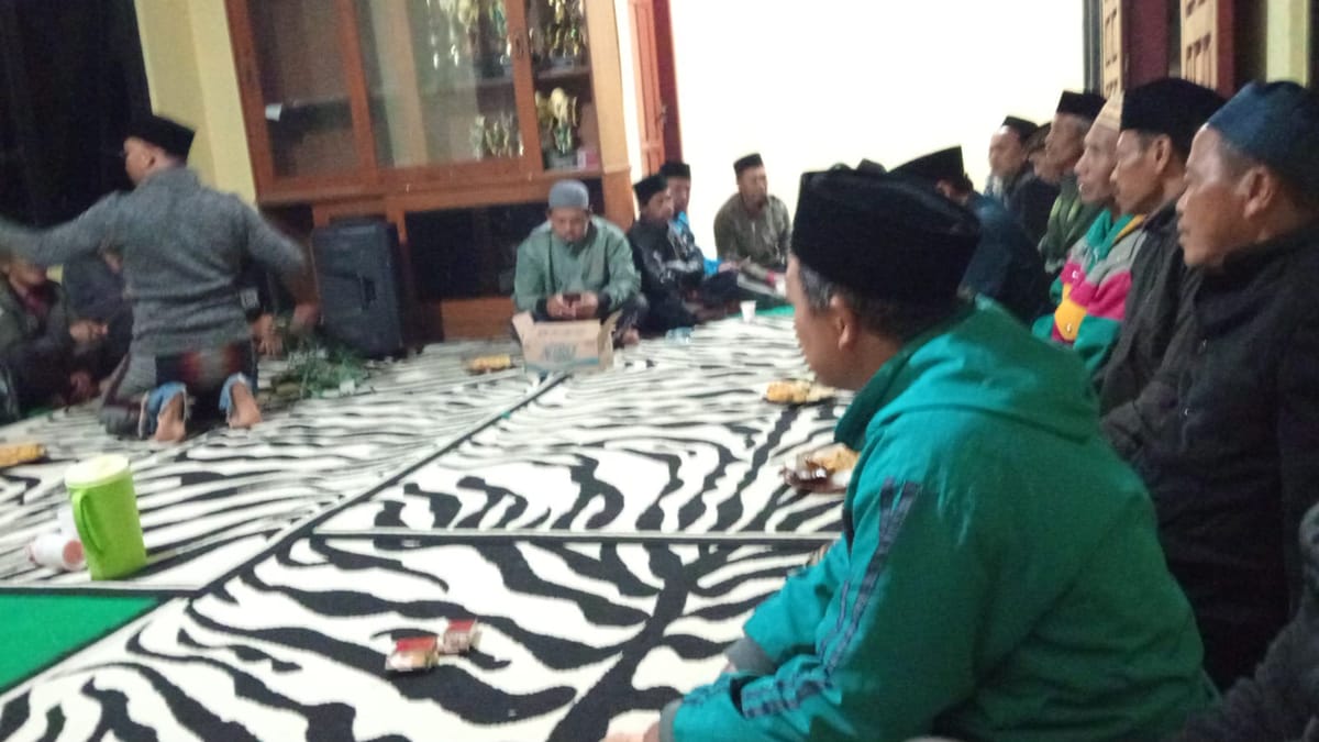 Gempar Warga Giripurno! Puluhan Nisan Rusak, Juru Kunci TPU Cembo Dicopot Usai Musyawarah