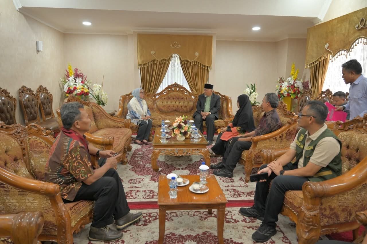 Gubernur Mahyeldi Sambut Kedatangan Menteri PPPA RI untuk Melaksanakan Kunjungan Kerja Selama 3 Hari di Sumbar