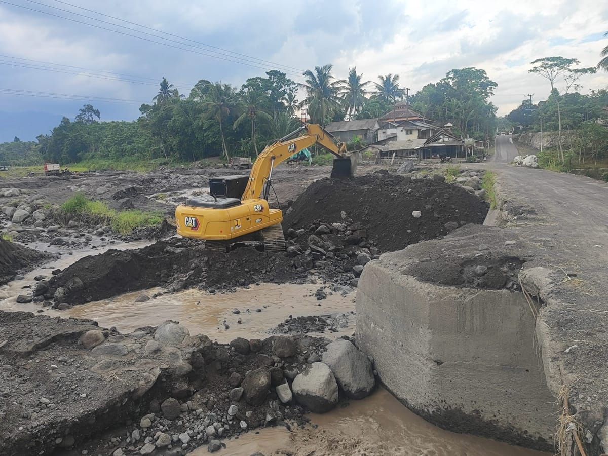 Kementerian PU Tangani Jembatan Limpas Gondoruso dan Tanggul Jebol  Banjir Lahar Dingin Semeru Lumajang