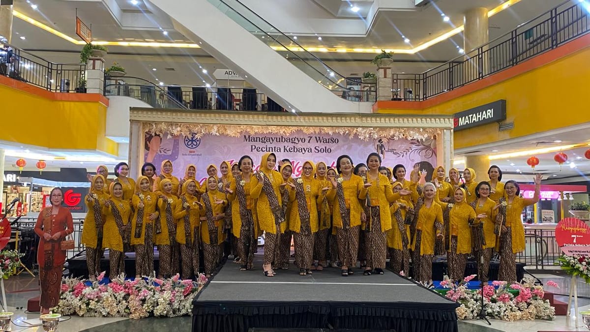 Kebaya Gagrak Surakarta Gencar Dimasyarakatkan Komunitas Pecinta Kebaya Solo