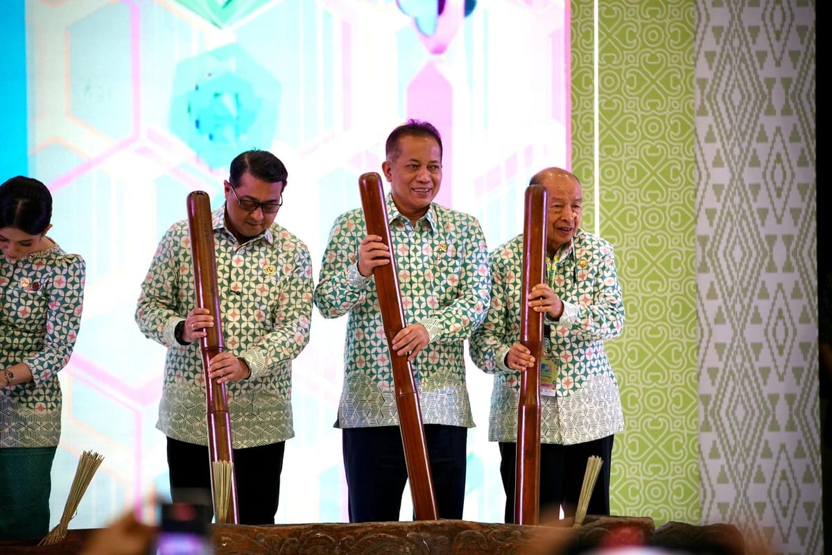 Menkop Tegaskan Kopdes Merah Putih Sebagai Jembatan Pemasaran Produk Women  Preneur