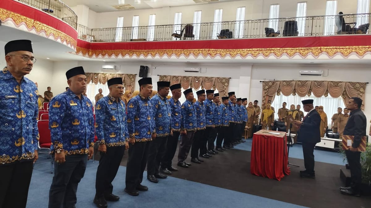 Bupati Pasbar Yulianto Lantik 15 Pejabat Pimpinan Tinggi Pratama di Lingkungan Pemkab Pasbar