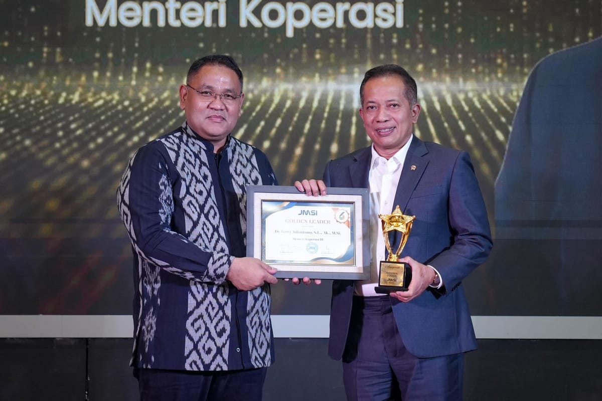 Dalam Rangka Hari Pers Nasional, Menkop Mendapat Penghargaan Dari JMSI