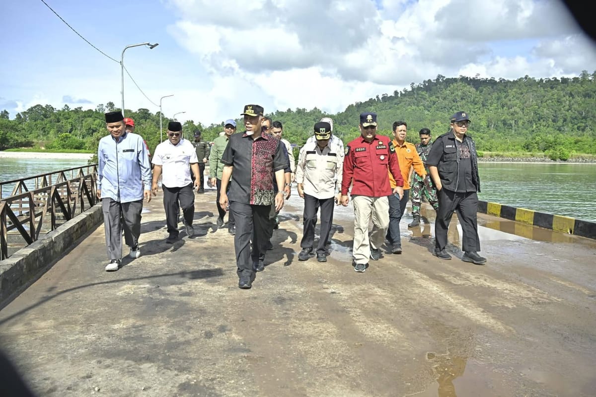 Didampingi Bupati dan Wabup Pasbar, Gubernur Mahyeldi Resmikan Jembatan Provinsi di Ruas Bunga Tanjung–Teluk Tapang