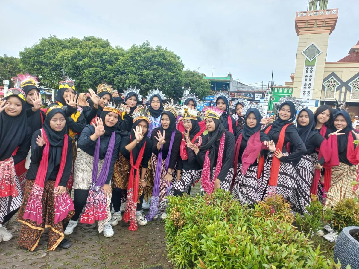 Tari Geyol Mempesona Tegal Mendunia