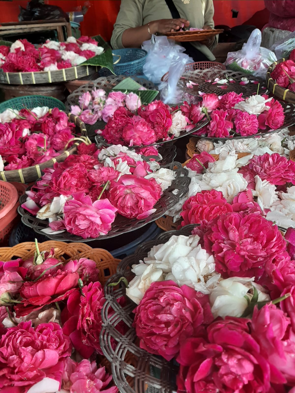 Diujung Bulan Ruwah Permintaan  Bunga Tabur Di Solo Masih Tinggi