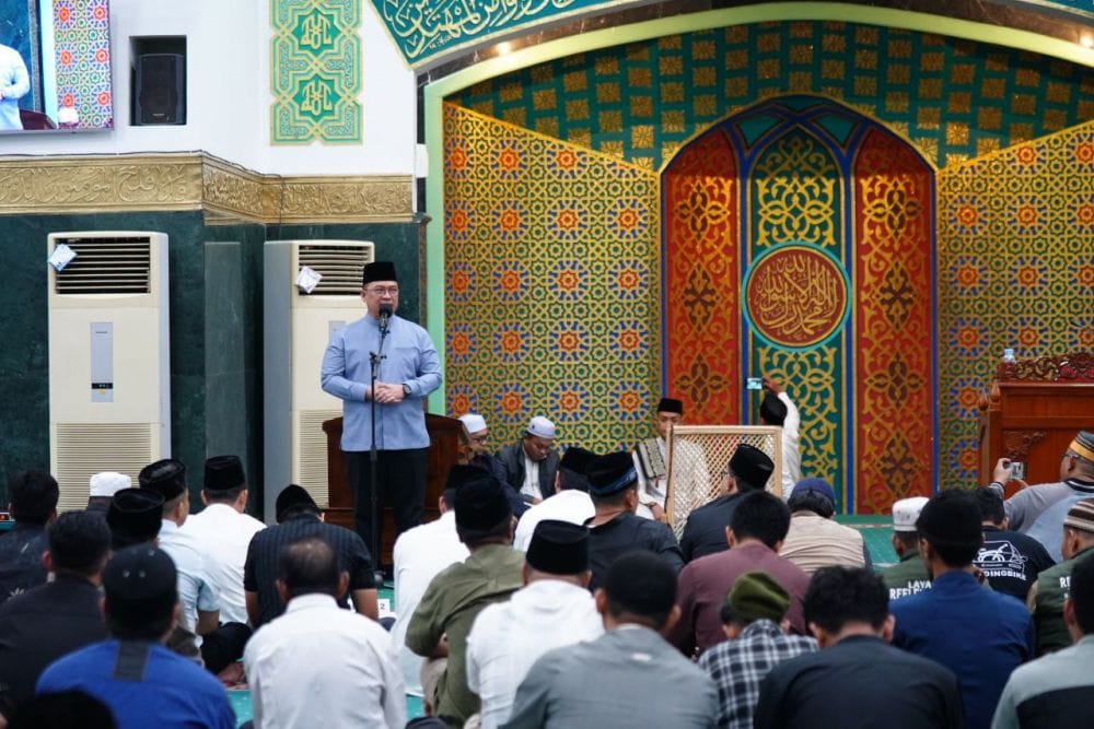 Tarweh Perdana Ramadhan 1447 H, Sekda Riau Tekankan Nilai Ibadah dan Kepedulian Sosial