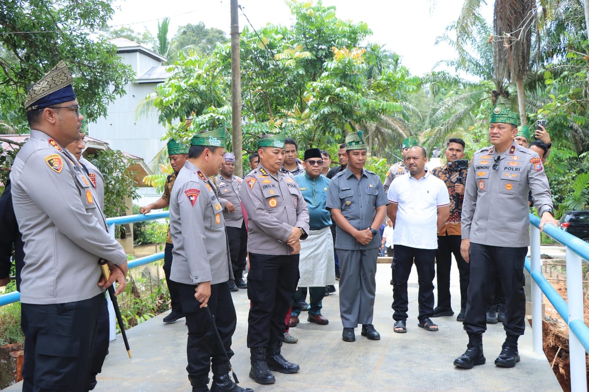 Kapolda Riau Tinjau Pembangunan Strategis  dan Jembatan Merah Putih Presisi di Kampar