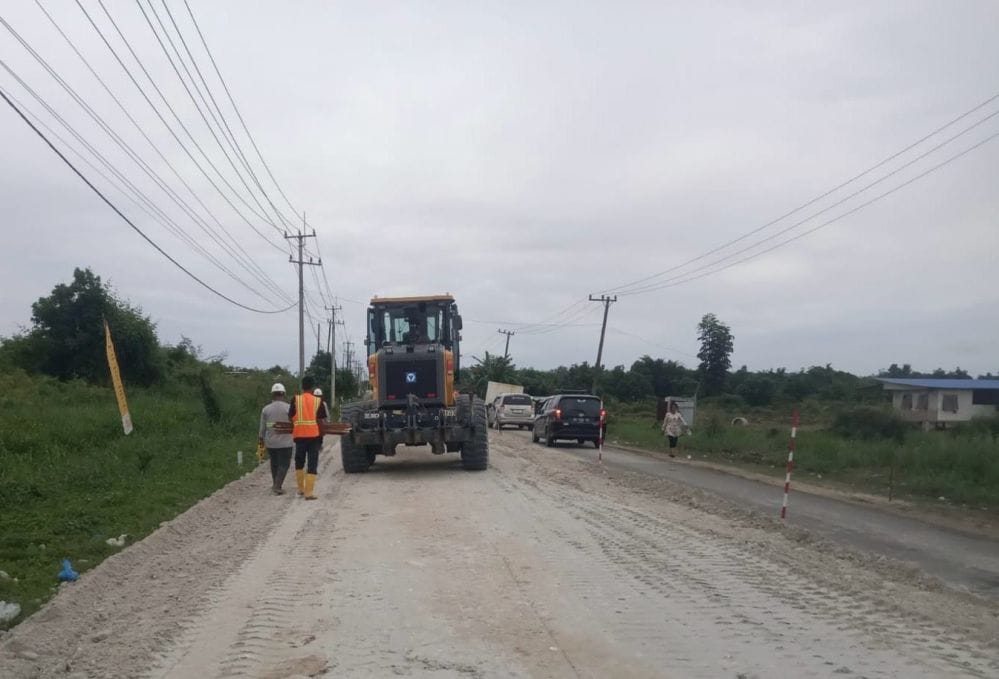 BPJN Riau Perbaiki Ruas Jalan Lintas Timur Km 73 - 83 Pelalawan, Tangani Ruas Jalan Kerab Banjir