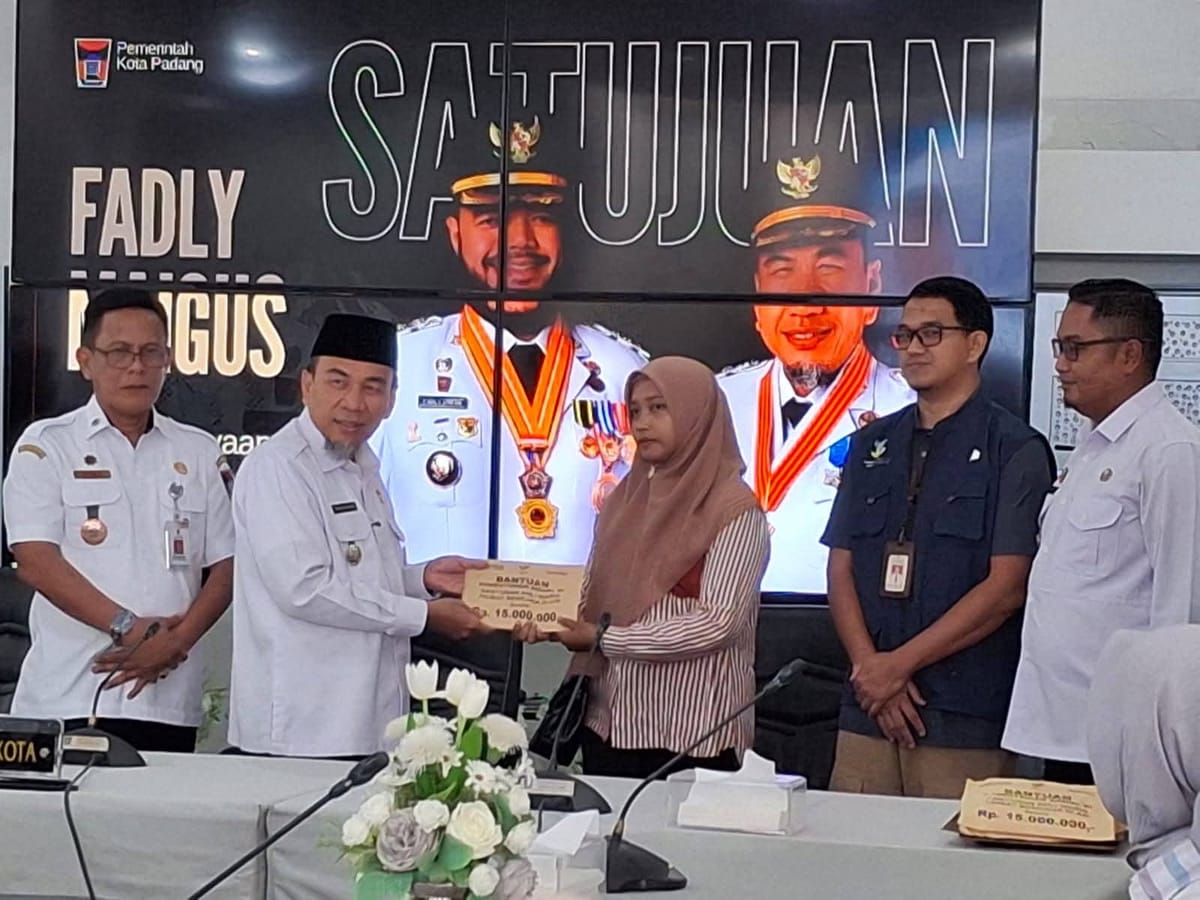 Ahli Waris Korban Banjir Dapat Santunan, Wawako Padang Maigus Nasir: Bentuk Kehadiran Negara Di Tengah Duka