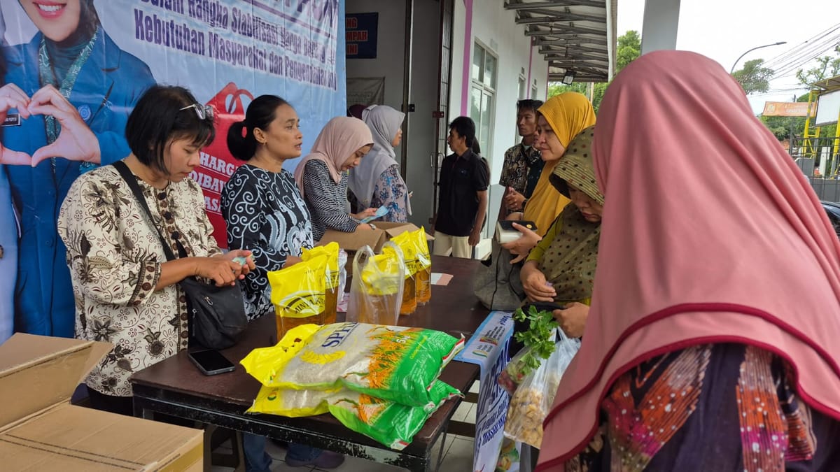 Tekan Laju Inflasi, Pemerintah Gelar Operasi Pasar Murah di Pasar Kreongan Patrang Jember