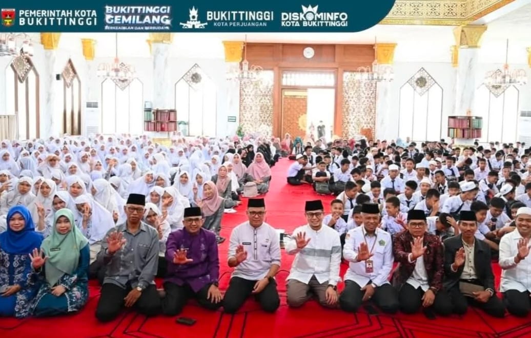 Wawako Ibnu Asis Buka Pesantren Ramadhan 1447 H untuk SD dan SMP se-Kota Bukittinggi