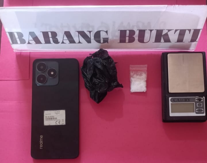 Sabu dan Timbangan Digital Diamankan, Satresnarkoba Landak Ringkus Terduga Pelaku