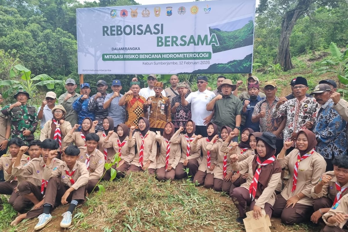 Cegah Resiko Banjir, Banyuwangi Tanam 20 Ribu Pohon di Pesanggaran