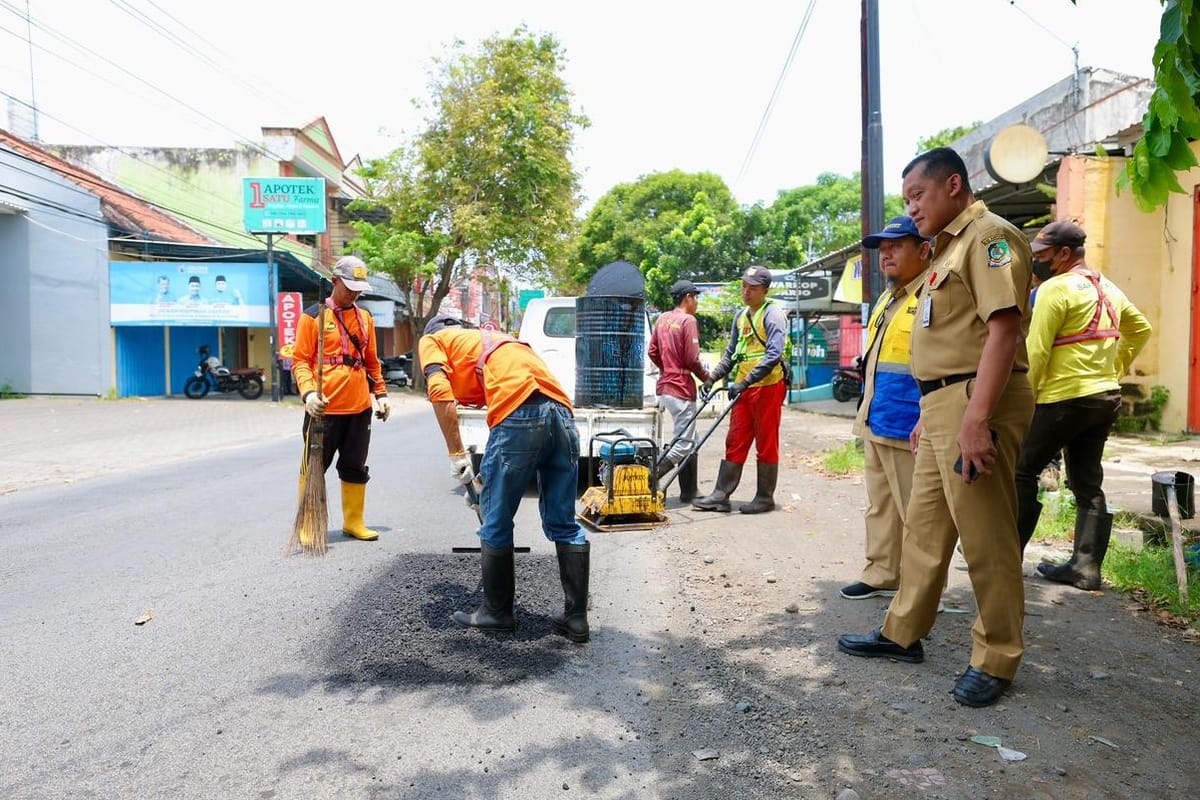 Banyuwangi Perbaiki Jalan, Kerahkan Satgas Jalan Berlubang Songsong Lebaran