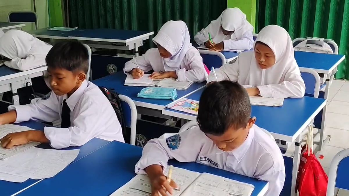 Belajar Tetap Jalan di Tengah Udara Tak Sehat