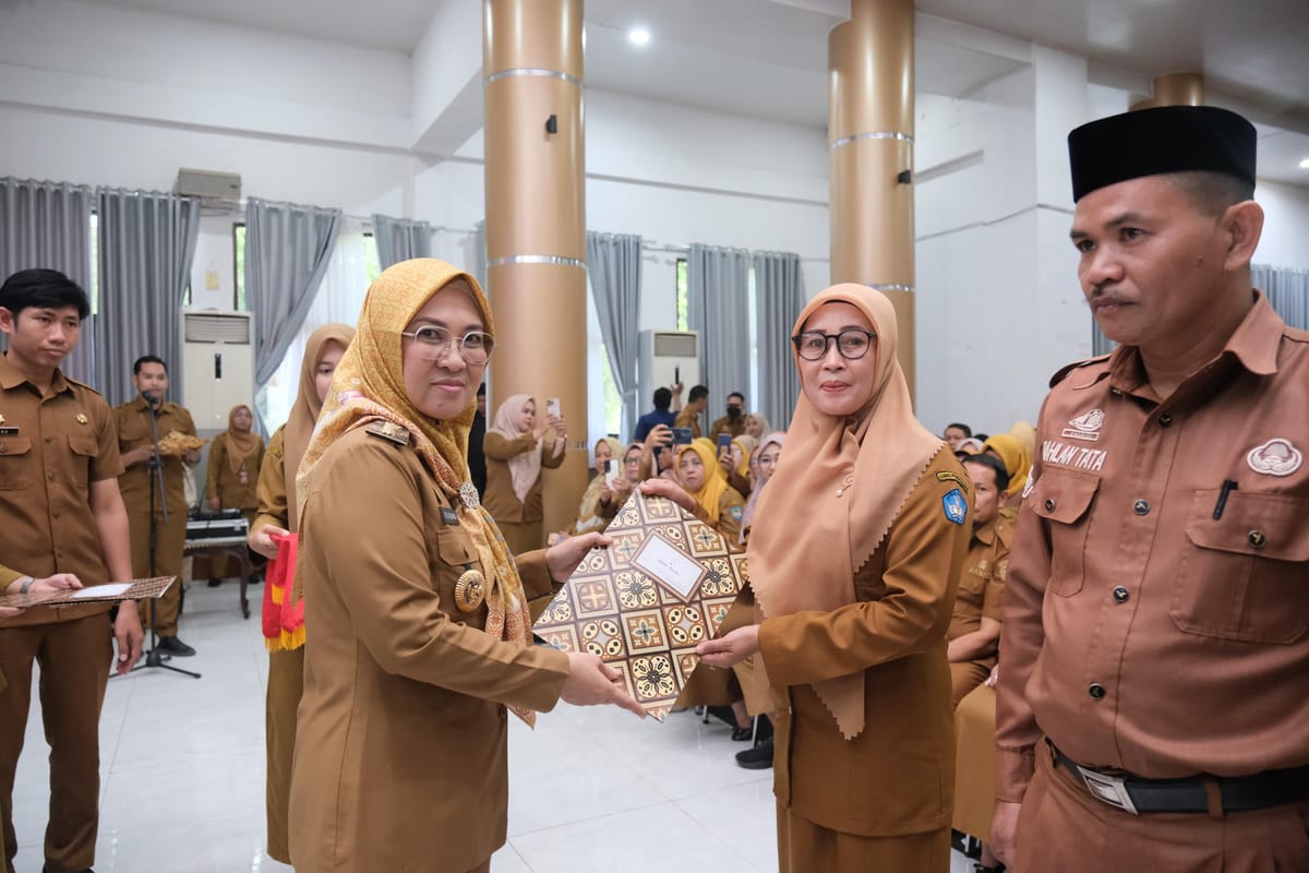 Serahkan 238 SK Kepsek dan Pengawas, Bupati Gowa Dorong Penguatan Sektor Pendidikan