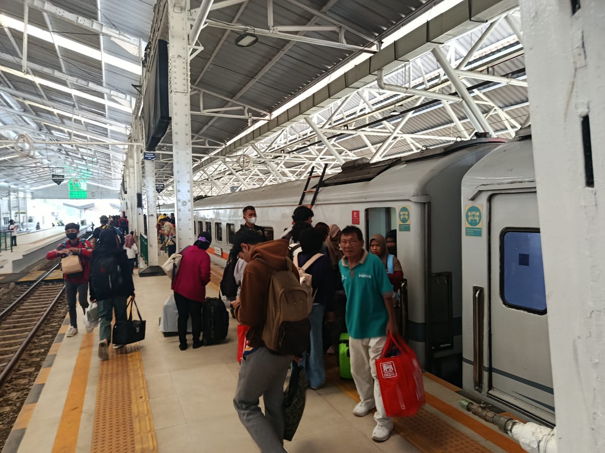 Puncak Kedatangan Pemudik, Stasiun di Daop 5 Purwokerto Dipadati Penumpang