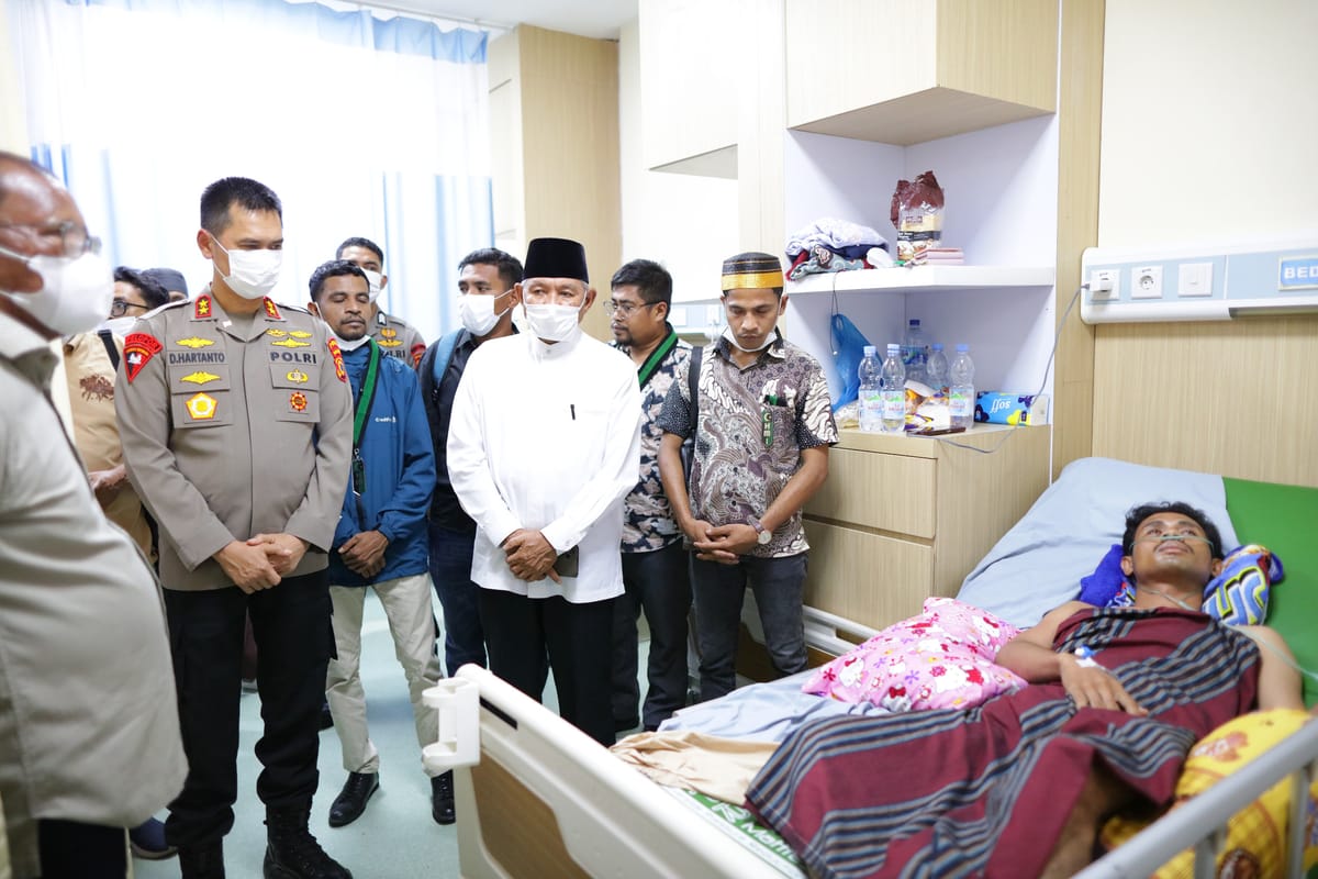 Jenguk Mahasiswa Korban Penikaman, Kapolda Maluku: Kampus Harus Jadi Ruang Aman, Bukan Arena Kekerasan