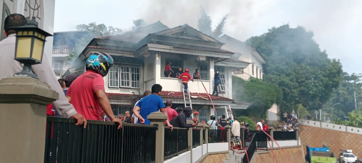 Kantor Jemaat GPM Imanuel Karpan Terbakar Diduga Hubungan Arus Pendek