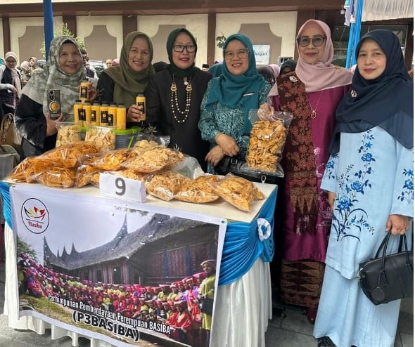 Perempuan  Harus Bisa Berkontribusi Dalam Penguatan  Ekonomi Keluarga