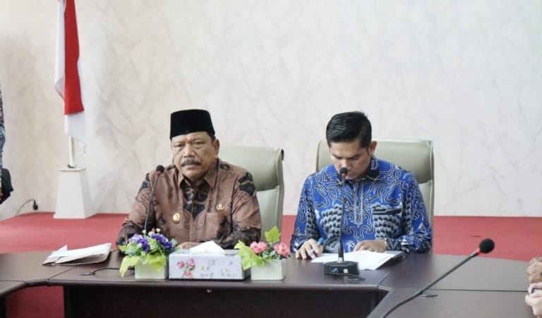 Serahkan SK Plt. Bupati Rejang Lebong, Wagub Mian : Roda Pemerintahan Harus Jalan Terus