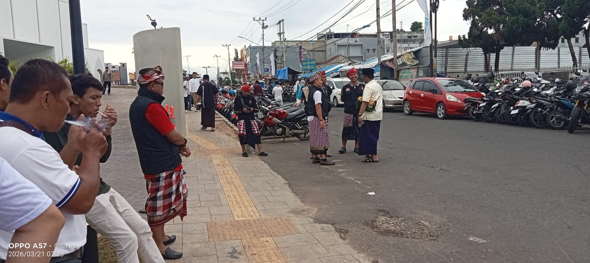 Selain Pol PP, 24 Pecalang Amankan Shalat Idhul Fitri 1447 Hijriyah di Masjid Raya Al-Bakrie Bandarlampung